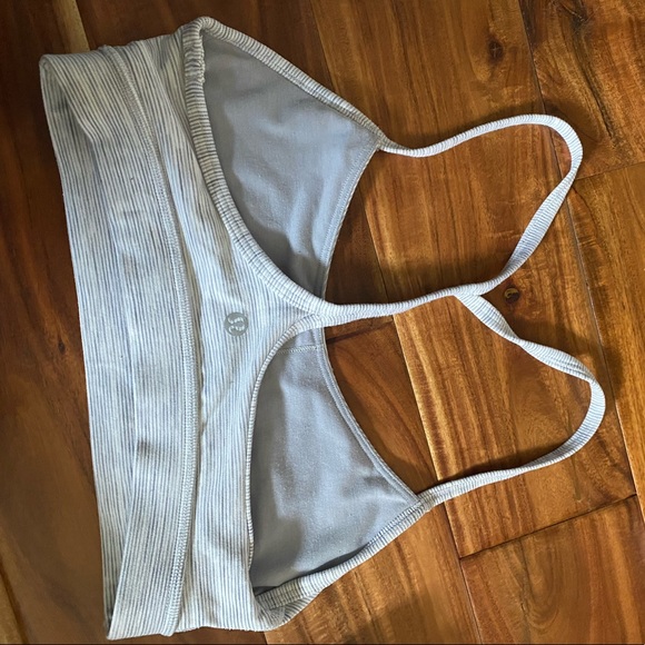 Flow Y lululemon bra size 6 - Picture 4 of 4